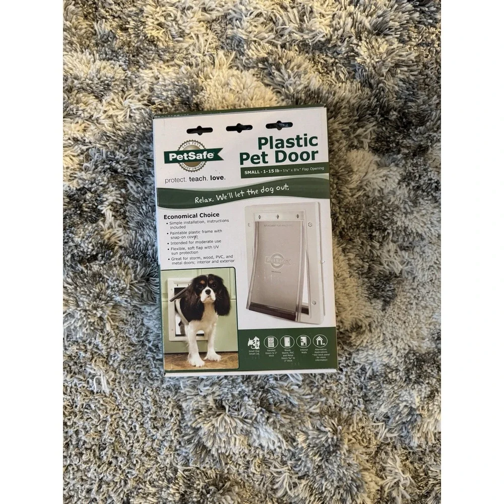PetSafe Small Plastic Pet Door with UV Protection